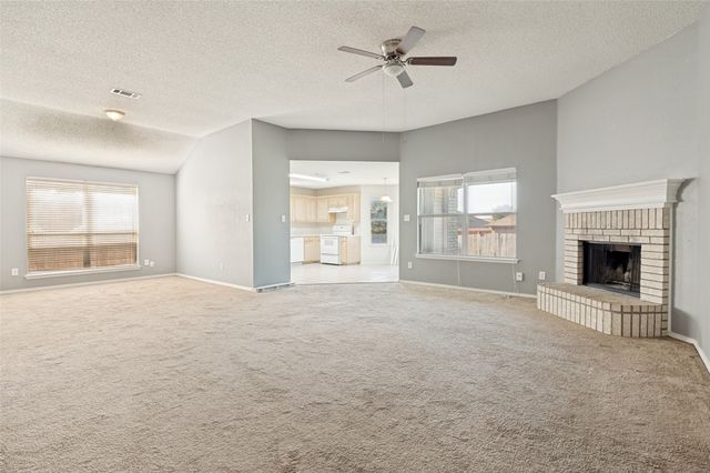 330 Mesquite Hill Drive, Arlington, TX 76002