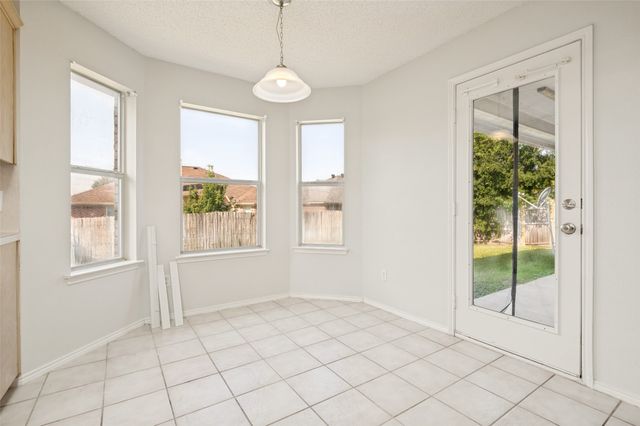 330 Mesquite Hill Drive, Arlington, TX 76002