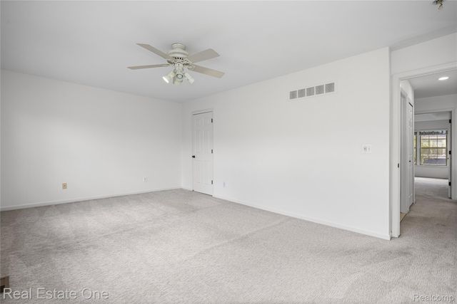 7382 Gateway Drive, West Bloomfield Charter Township, MI 48322