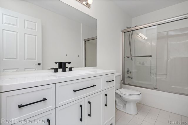 7382 Gateway Drive, West Bloomfield Charter Township, MI 48322
