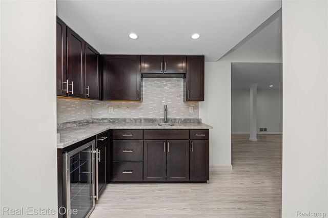 7382 Gateway Drive, West Bloomfield Charter Township, MI 48322