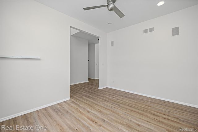 7382 Gateway Drive, West Bloomfield Charter Township, MI 48322