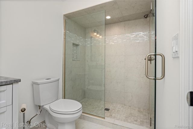 7382 Gateway Drive, West Bloomfield Charter Township, MI 48322