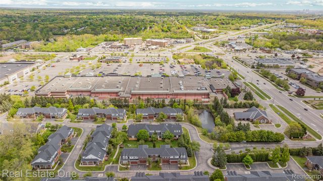 7382 Gateway Drive, West Bloomfield Charter Township, MI 48322