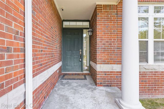 7382 Gateway Drive, West Bloomfield Charter Township, MI 48322