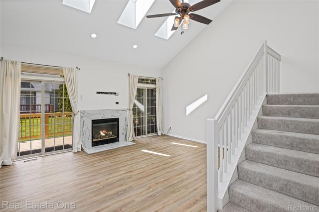 7382 Gateway Drive, West Bloomfield Charter Township, MI 48322