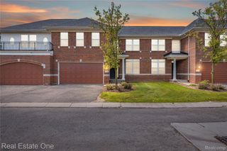 7382 Gateway Drive, West Bloomfield Charter Township, MI 48322