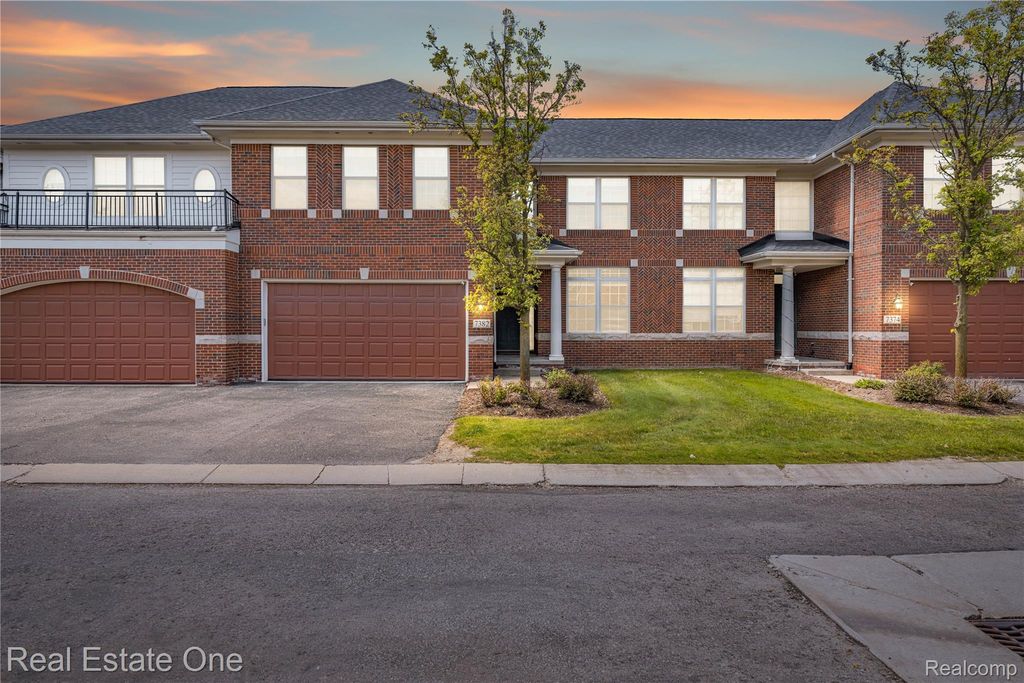7382 Gateway Drive, West Bloomfield Charter Township, MI 48322