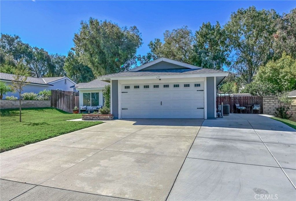 Image 4 of property listing at 1546 TILSON Circle, Corona, CA 92882