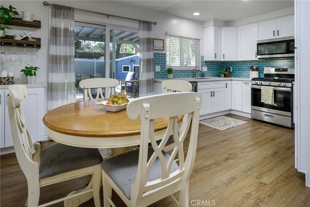 Image 7 of property listing at 1546 TILSON Circle, Corona, CA 92882