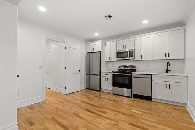 52 BRINKERHOFF ST, Jc, Bergen-lafayett, NJ 07304