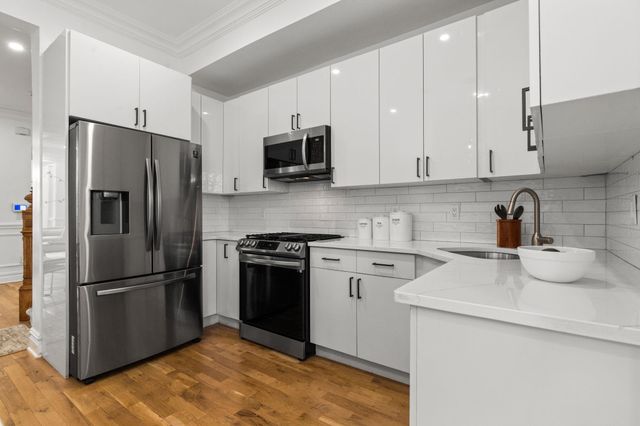 52 BRINKERHOFF ST, Jc, Bergen-lafayett, NJ 07304