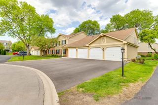 136 Wolcott Court O2, Schaumburg, IL 60193