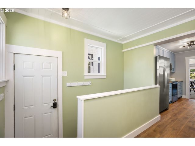 701 N TERRY St, Portland, OR 97217