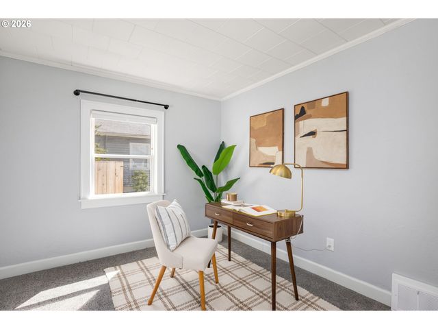 701 N TERRY St, Portland, OR 97217