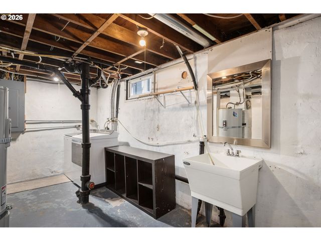 701 N TERRY St, Portland, OR 97217