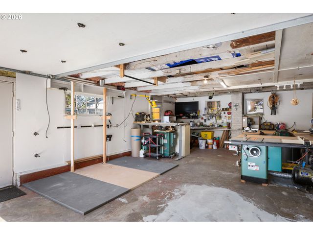 701 N TERRY St, Portland, OR 97217