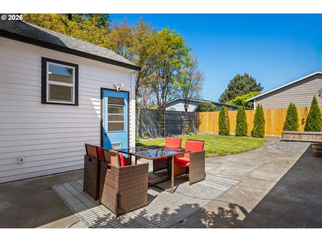701 N TERRY St, Portland, OR 97217