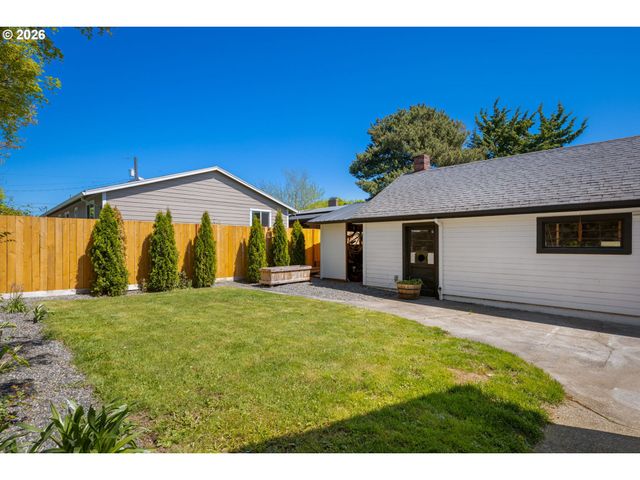 701 N TERRY St, Portland, OR 97217