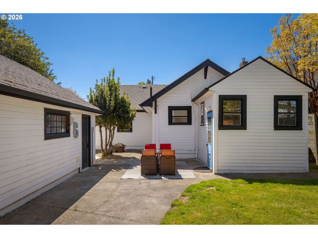 701 N TERRY St, Portland, OR 97217