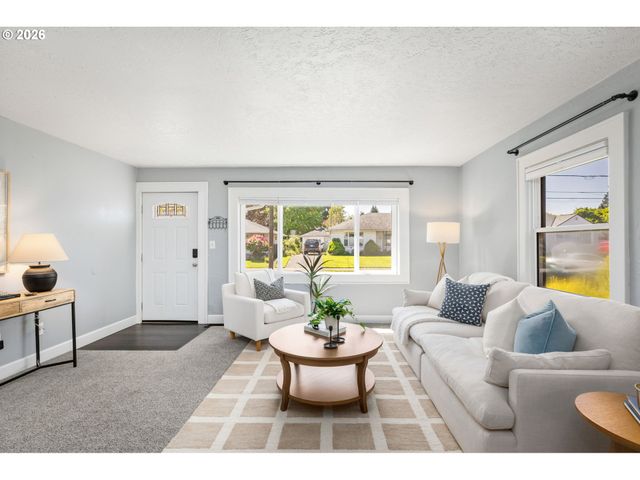 701 N TERRY St, Portland, OR 97217