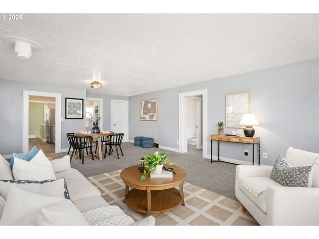 701 N TERRY St, Portland, OR 97217