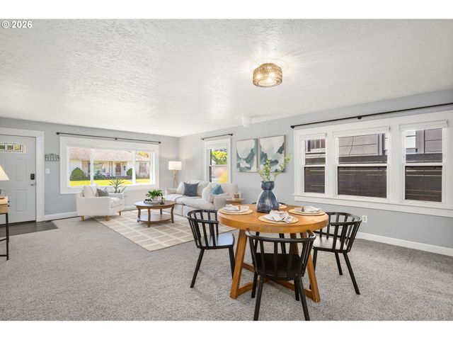 701 N TERRY St, Portland, OR 97217