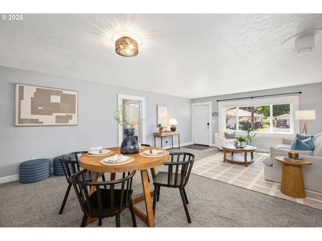 701 N TERRY St, Portland, OR 97217