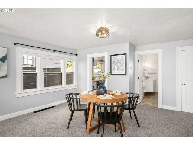 701 N TERRY St, Portland, OR 97217