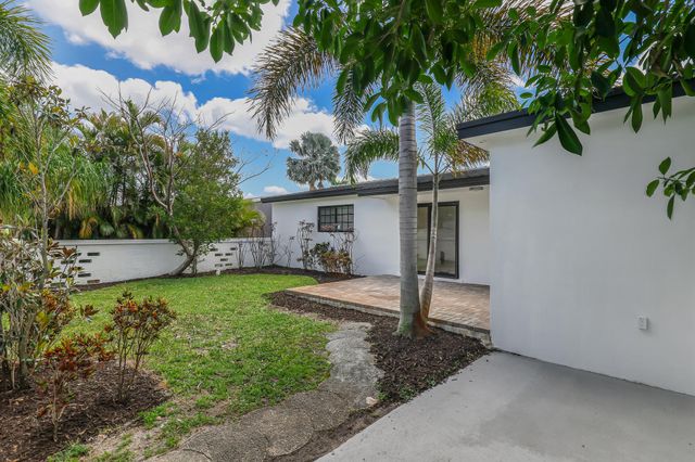 101 NE 57th Court, Fort Lauderdale, FL 33334