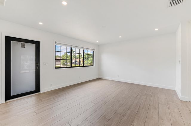 101 NE 57th Court, Fort Lauderdale, FL 33334