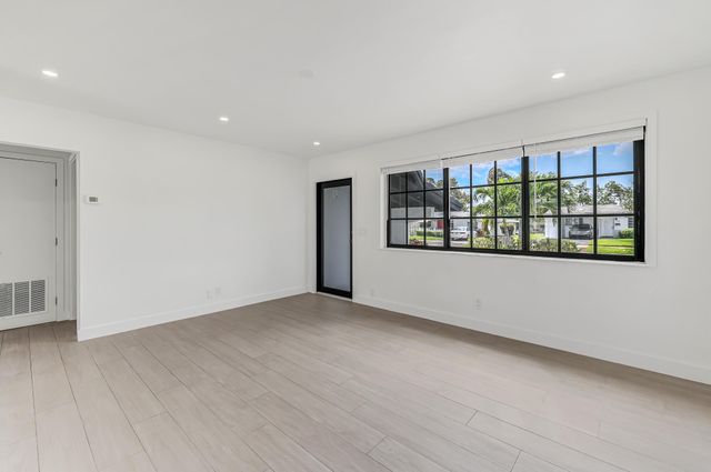 101 NE 57th Court, Fort Lauderdale, FL 33334