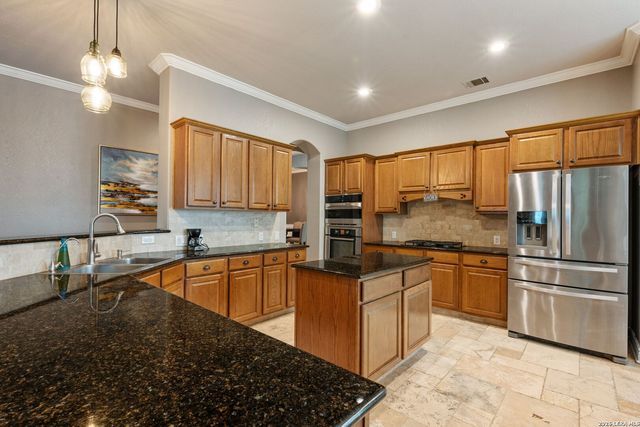 8623 El Pueblo Peak, Helotes, TX 78023