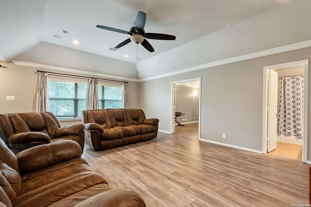 8623 El Pueblo Peak, Helotes, TX 78023
