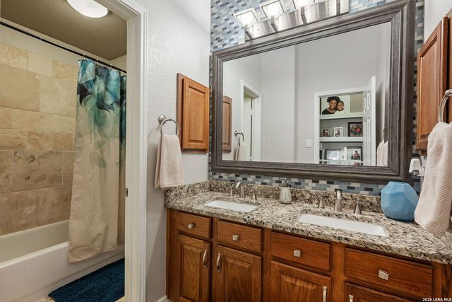 8623 El Pueblo Peak, Helotes, TX 78023