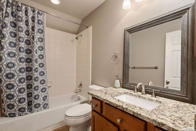8623 El Pueblo Peak, Helotes, TX 78023