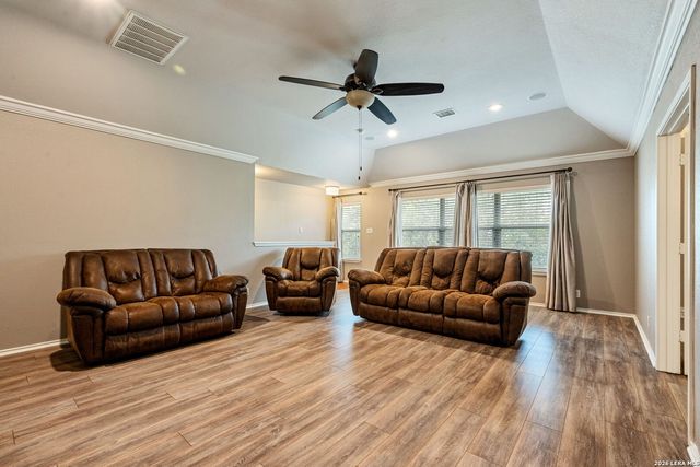 8623 El Pueblo Peak, Helotes, TX 78023