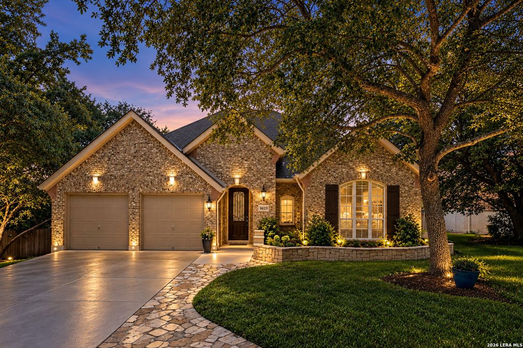 8623 El Pueblo Peak, Helotes, TX 78023