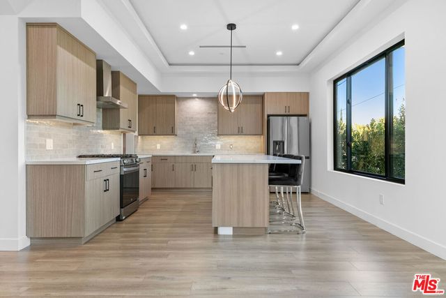 5152 Etiwanda Avenue, Tarzana, CA 91356