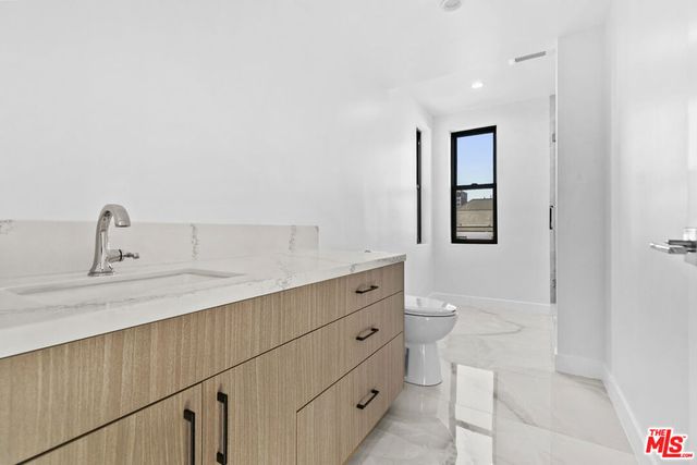 5152 Etiwanda Avenue, Tarzana, CA 91356