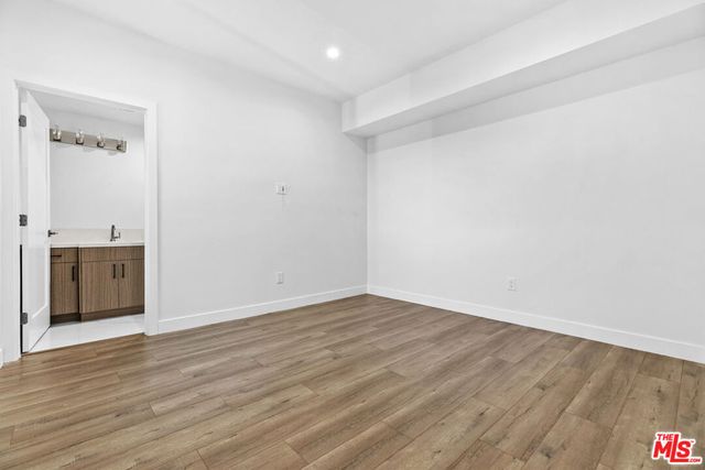 5152 Etiwanda Avenue, Tarzana, CA 91356