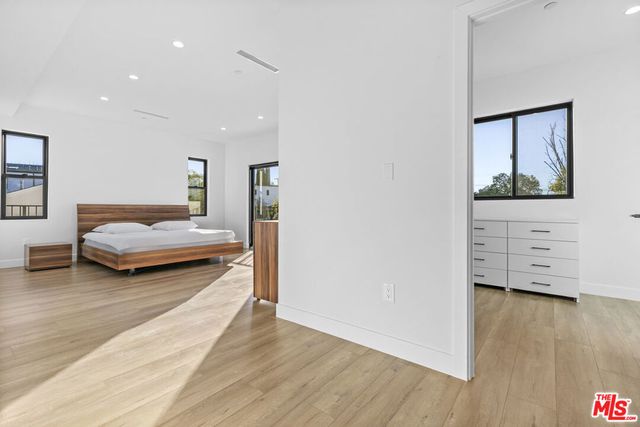 5152 Etiwanda Avenue, Tarzana, CA 91356