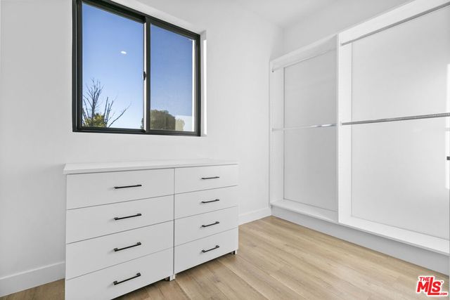 5152 Etiwanda Avenue, Tarzana, CA 91356