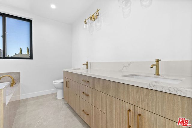 5152 Etiwanda Avenue, Tarzana, CA 91356