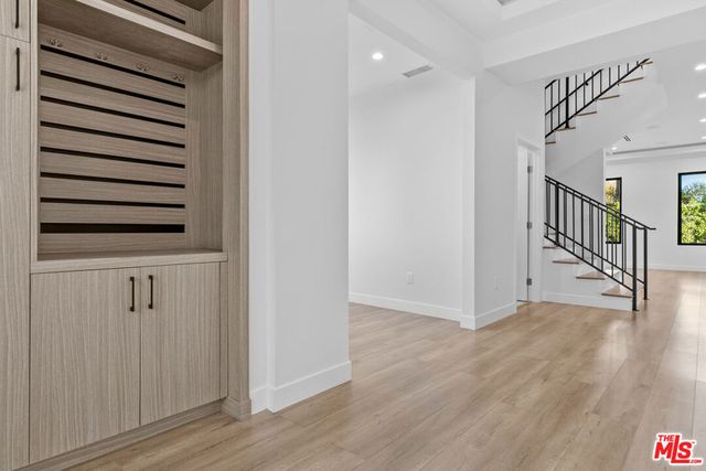 5152 Etiwanda Avenue, Tarzana, CA 91356