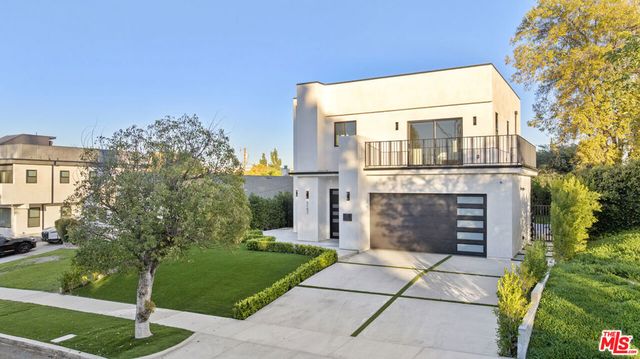 5152 Etiwanda Avenue, Tarzana, CA 91356