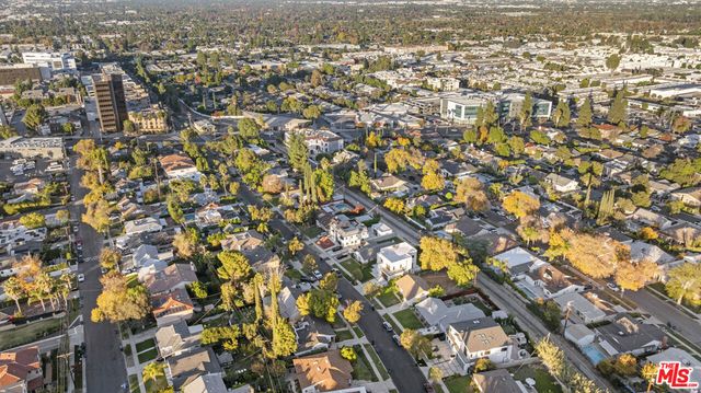 5152 Etiwanda Avenue, Tarzana, CA 91356