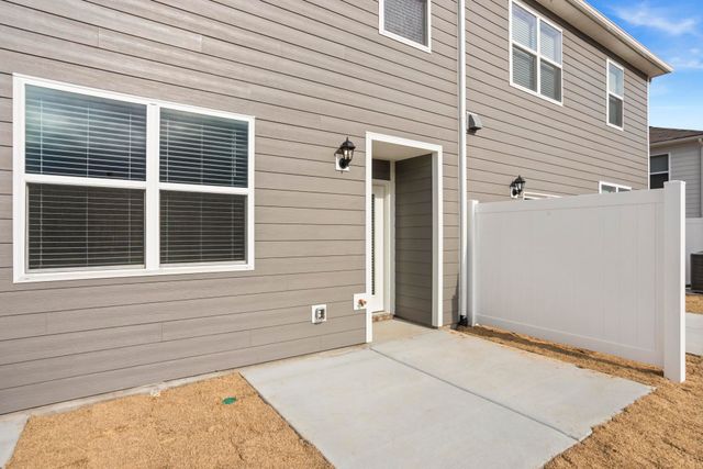 2087 Widgeon Pt, Lebanon, TN 37090