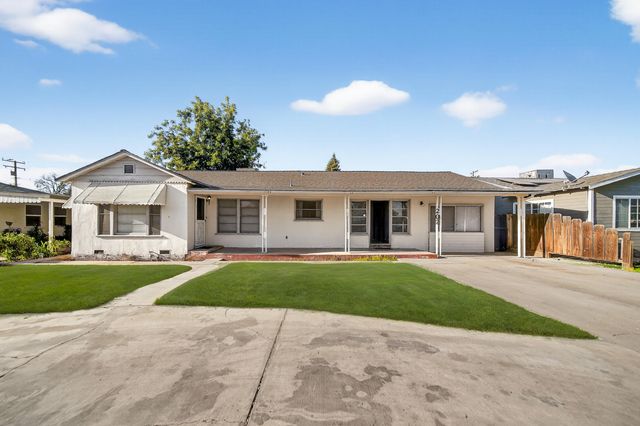 202 W Gail Avenue, Tulare, CA 93274