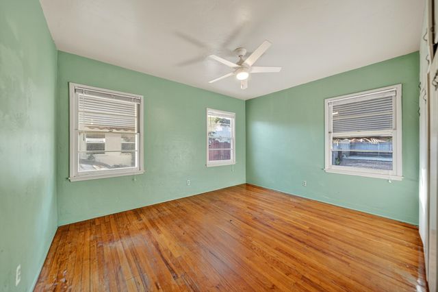 202 W Gail Avenue, Tulare, CA 93274